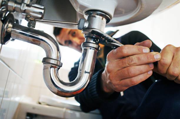 Best Commercial Plumbing Services  in Inglis, FL
